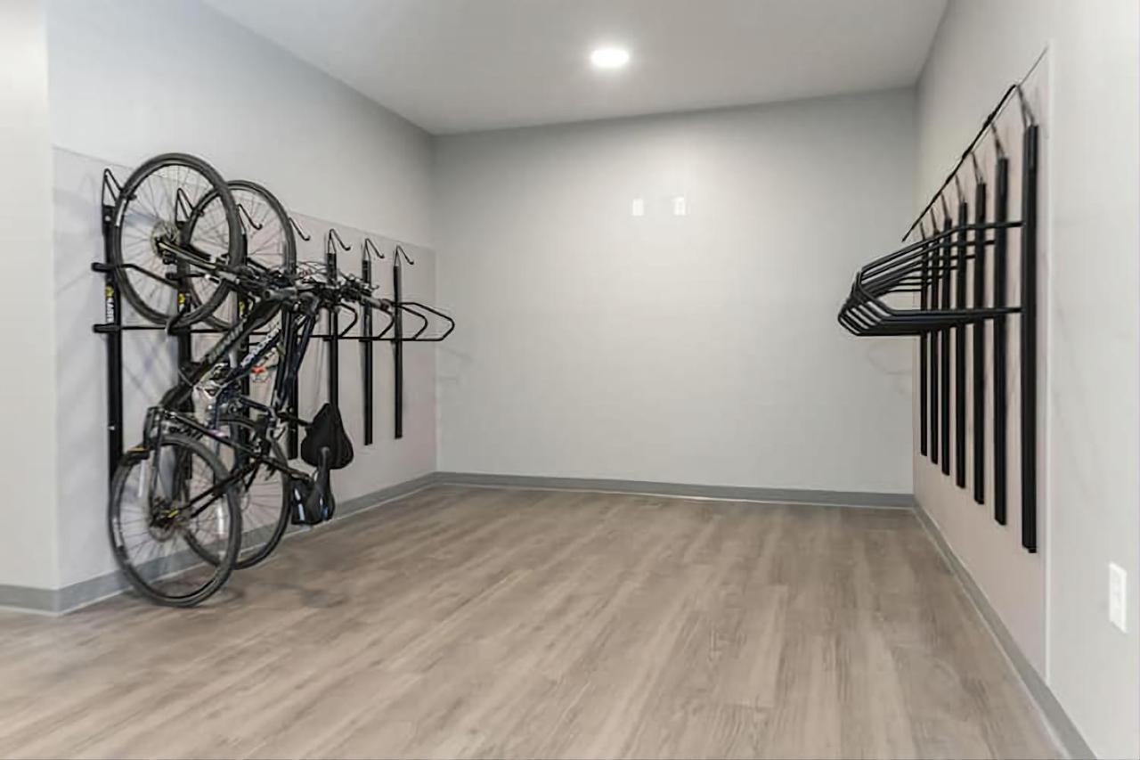 Modern Dwntwn 1 Bdrm Apt Pool Gym Free Parking Indianapolis Esterno foto
